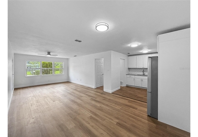 1507 NE 12TH TER House photo 6