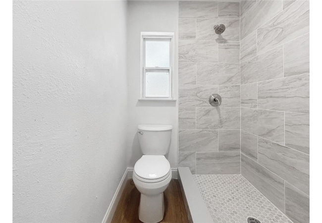 1507 NE 12TH TER House photo 13