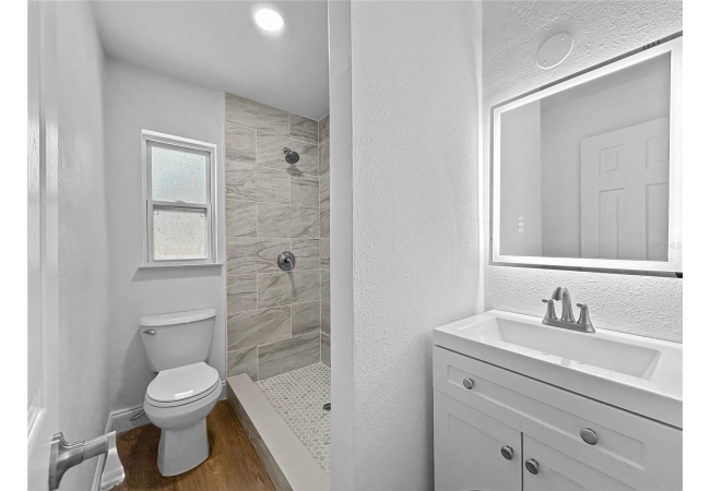 1507 NE 12TH TER House photo 12