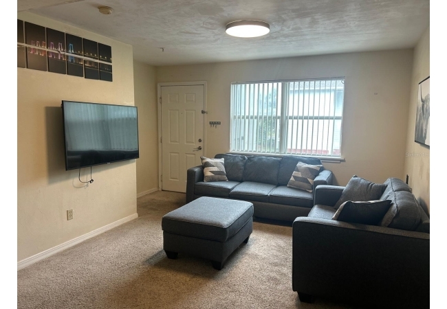 2360 SW ARCHER RD #915 Condo photo 4