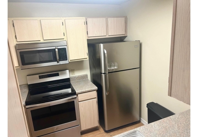 2360 SW ARCHER RD #915 Condo photo 5