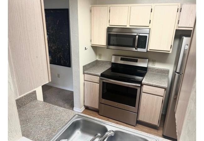 2360 SW ARCHER RD #915 Condo photo 6
