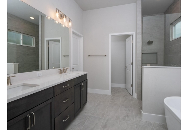 835 SW 145TH DR House photo 11