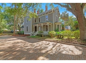 708 E UNIVERSITY AVE