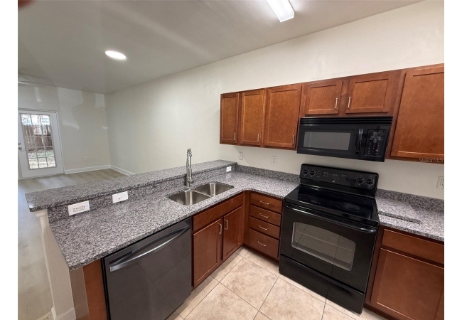 2945 SW 35TH PL #132 Condo photo 2
