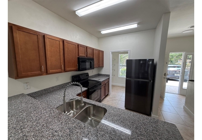 2945 SW 35TH PL #132 Condo photo 4