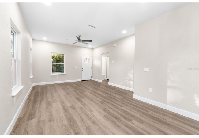 2016 NE 3RD AVE House photo 9
