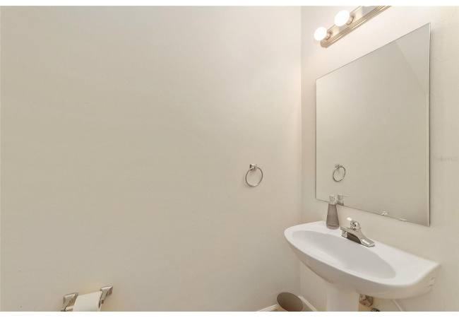 2915 SW 35TH PL #102 Condo photo 16