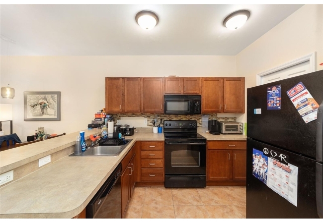 2915 SW 35TH PL #102 Condo photo 6