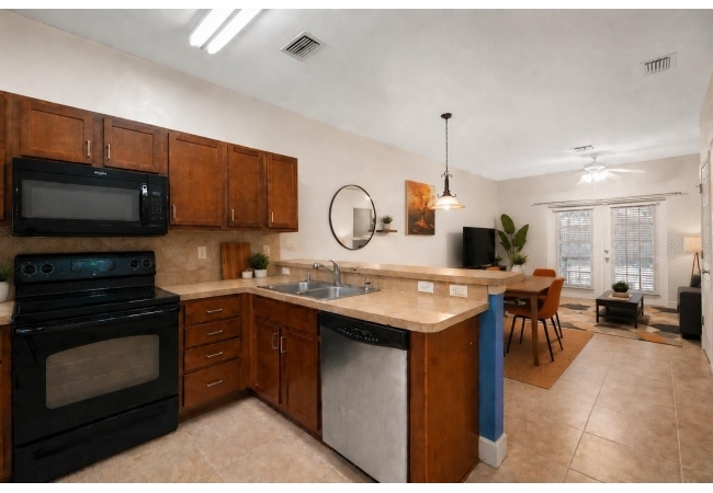 2945 SW 35TH PL #137 Condo photo 6