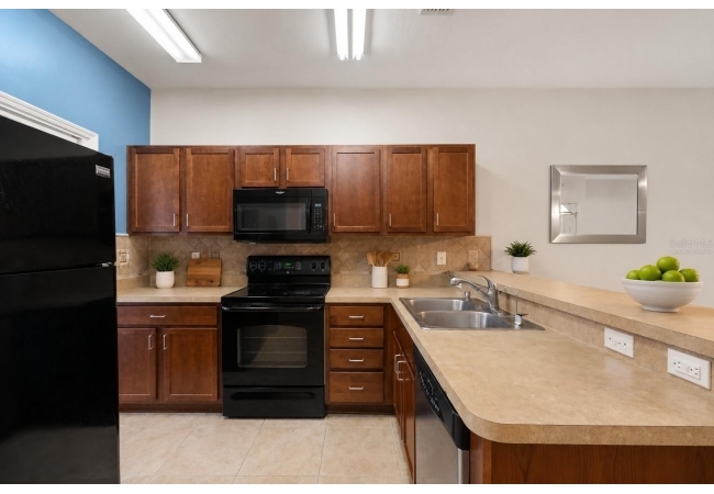 2945 SW 35TH PL #137 Condo photo 8
