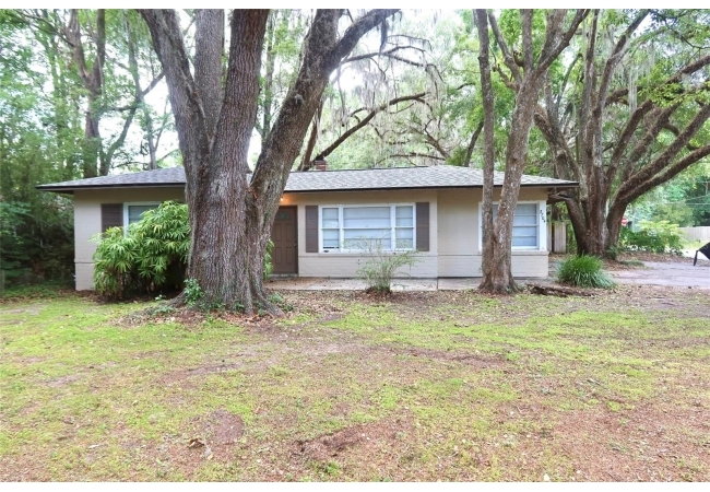 2704 NW 1ST AVE House photo 1