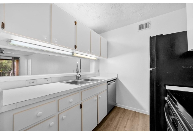 3921 SW 34TH ST #208 Condo photo 8
