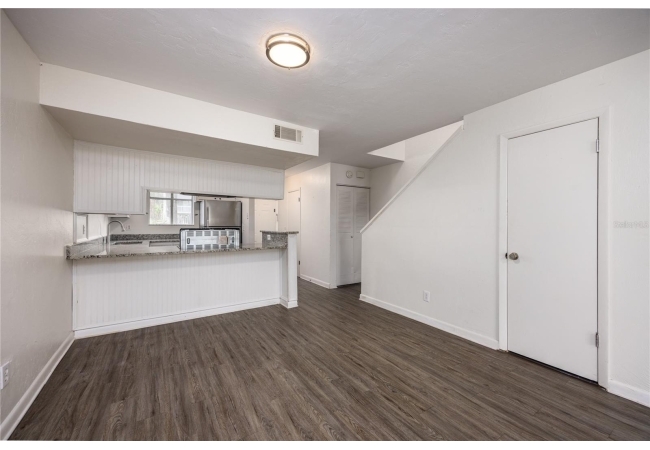 4411 SW 34TH ST #908 Condo photo 8
