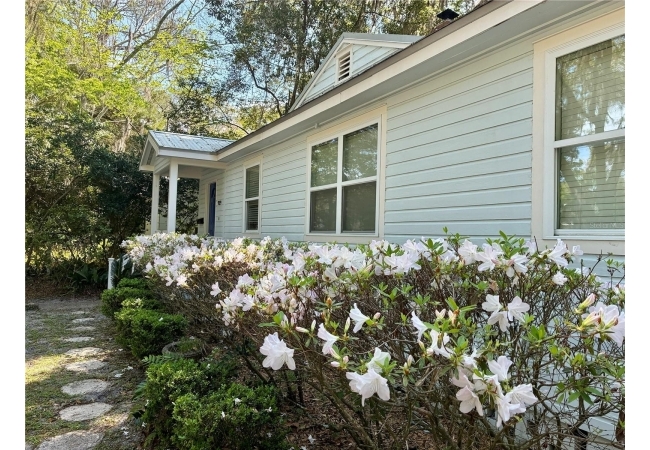 929 NE 7TH AVE House photo 1