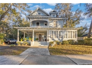 824 E UNIVERSITY AVE