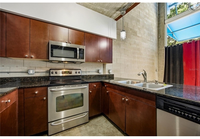 2515 SW 35TH PL #117 Condo photo 16