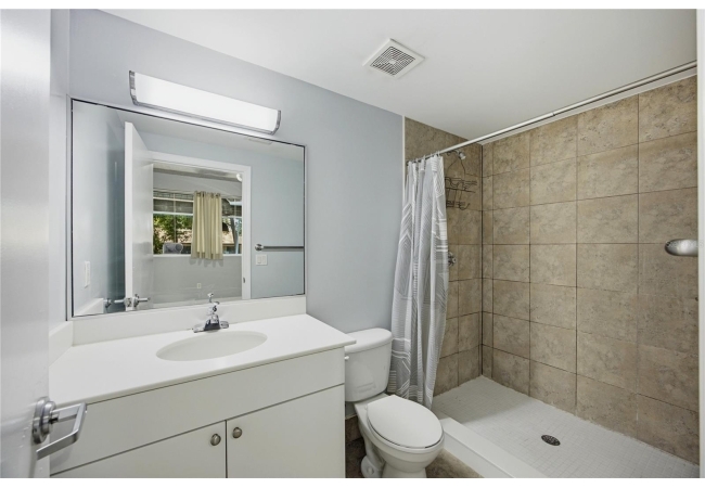 2515 SW 35TH PL #117 Condo photo 32