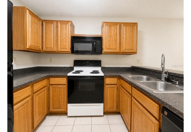 81 SE 16TH AVE #D101 Condo photo 9
