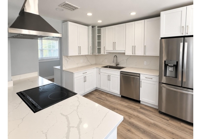2016 NW 7TH PL House photo 2
