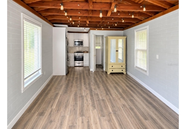 2016 NW 7TH PL House photo 4