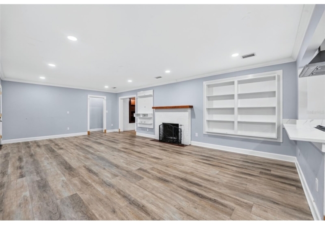 2016 NW 7TH PL House photo 4