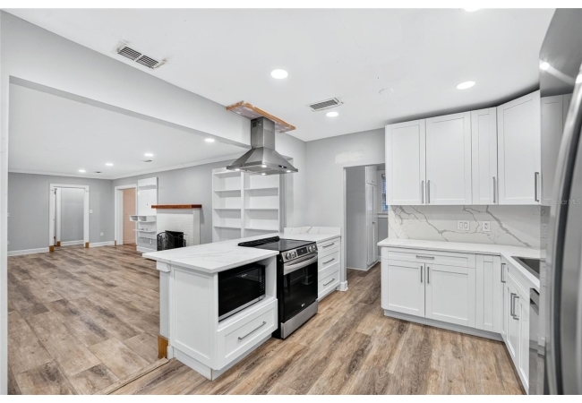 2016 NW 7TH PL House photo 5