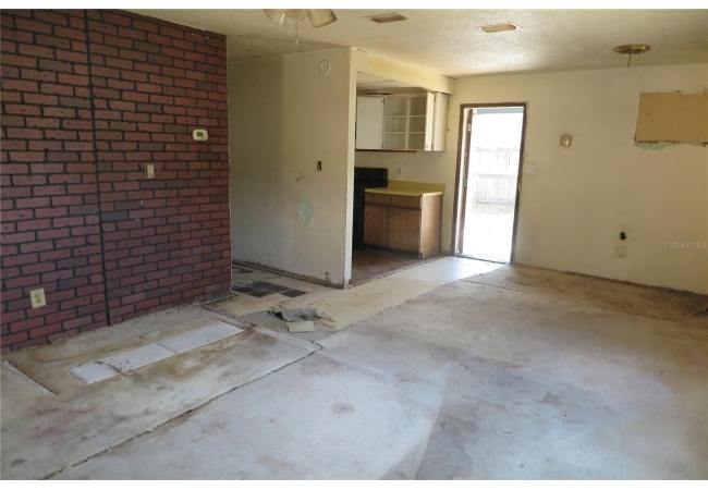 1045 SE 19TH ST House photo 6