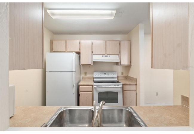 2360 SW ARCHER RD #706 Condo photo 20