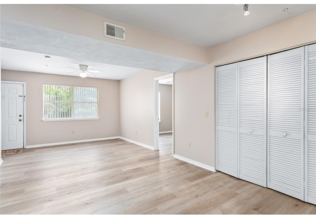 2360 SW ARCHER RD #607 Condo photo 5