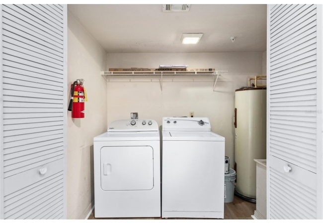 2360 SW ARCHER RD #607 Condo photo 6