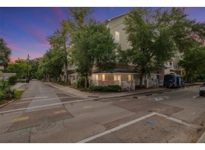 1500 NW 4TH AVE #209