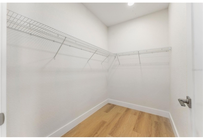 925 NE 17TH DR House photo 17