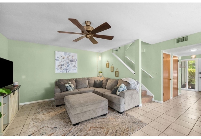 2424 NW 47TH LN Condo photo 5