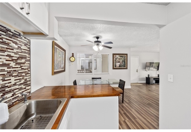 6519 W NEWBERRY RD #1210 Condo photo 11