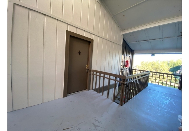 6519 W NEWBERRY RD #1211 Condo photo 2