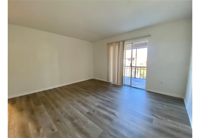 6519 W NEWBERRY RD #1211 Condo photo 3