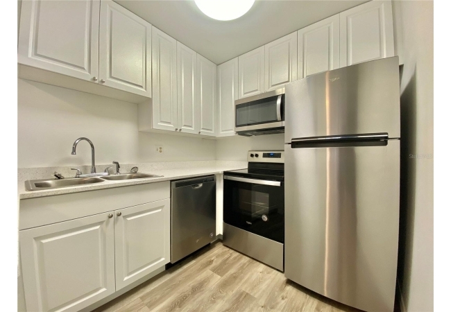 6519 W NEWBERRY RD #1211 Condo photo 7