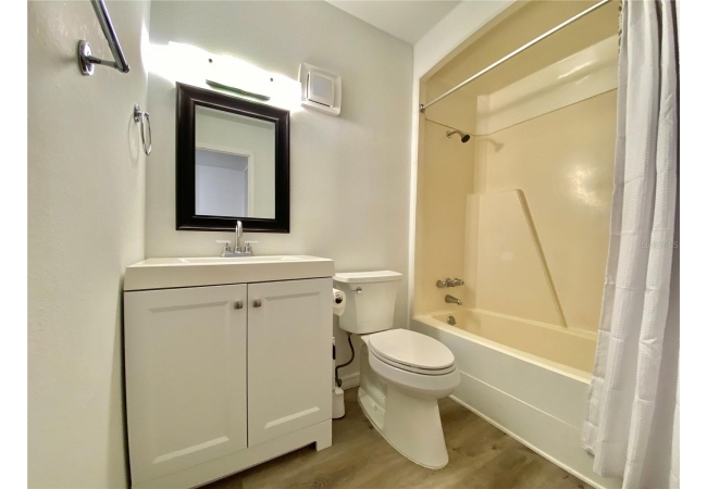6519 W NEWBERRY RD #1211 Condo photo 9