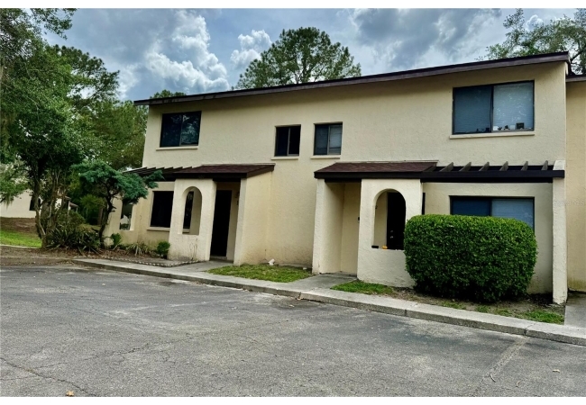 2735 SW 35TH PL #601 Condo photo 1