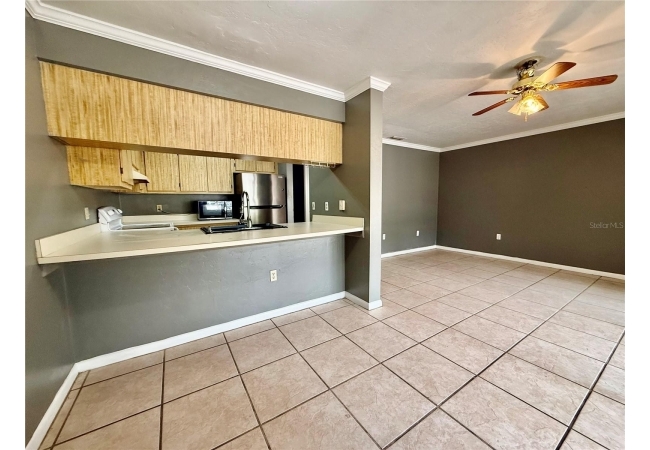 2735 SW 35TH PL #601 Condo photo 9