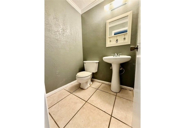 2735 SW 35TH PL #601 Condo photo 13
