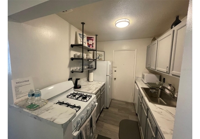 1700 SW 16TH CT #P22 Condo photo 9