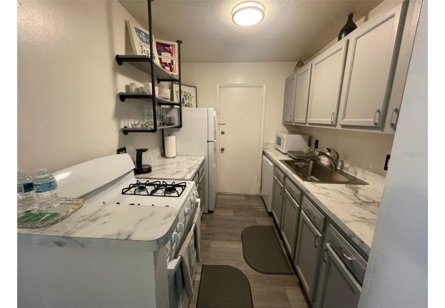 1700 SW 16TH CT #P22 Condo photo 10
