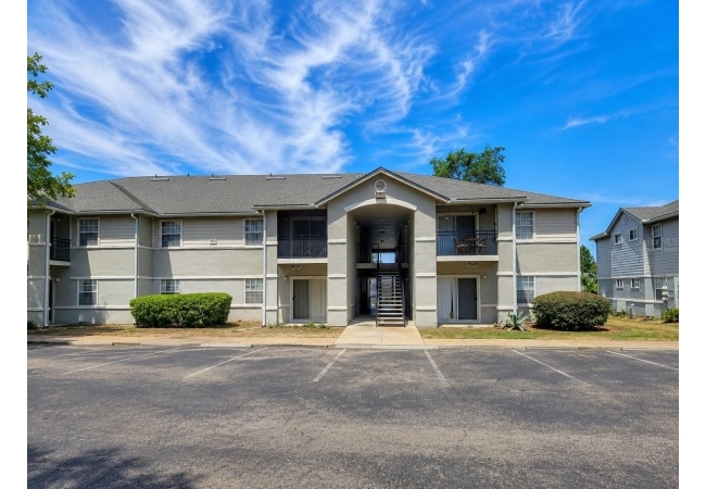 3705 SW 27TH ST #818 Condo photo 4
