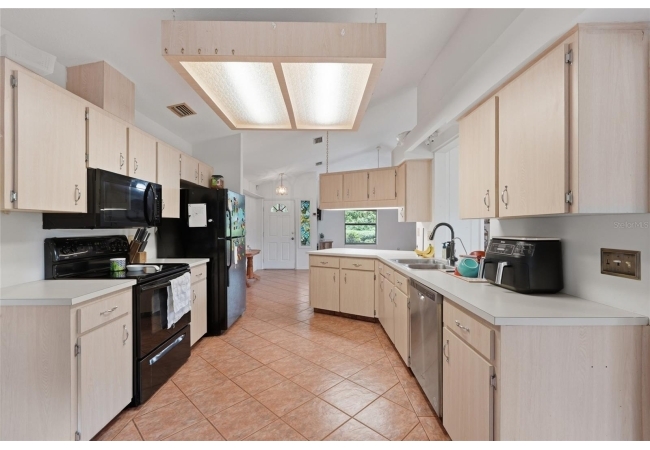17026 SOUTHSIDE CT House photo 10