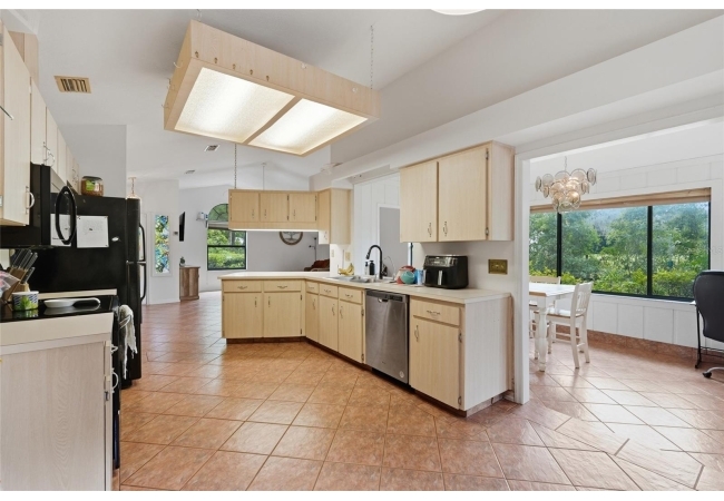 17026 SOUTHSIDE CT House photo 12