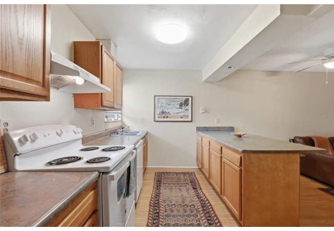2811 SW ARCHER RD #Y232 Condo photo 4