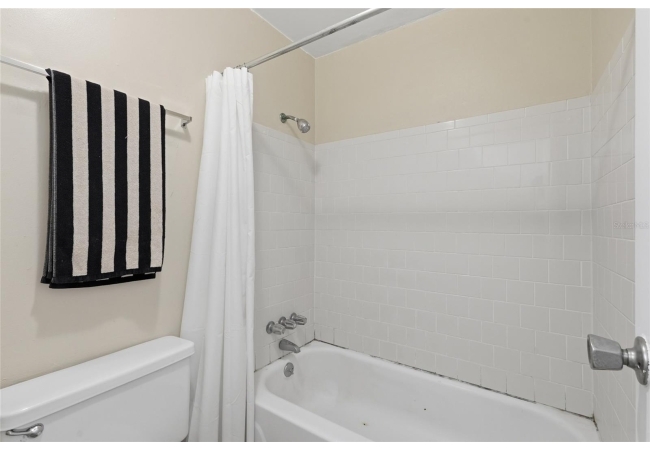 2811 SW ARCHER RD #Y232 Condo photo 16
