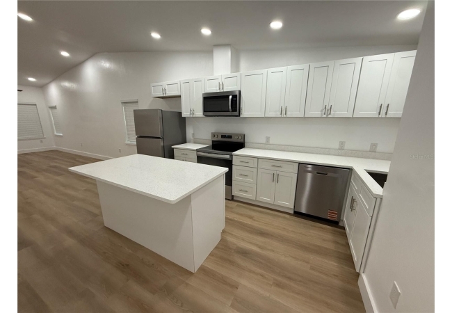 7020 SW 45TH AVE Condo photo 3